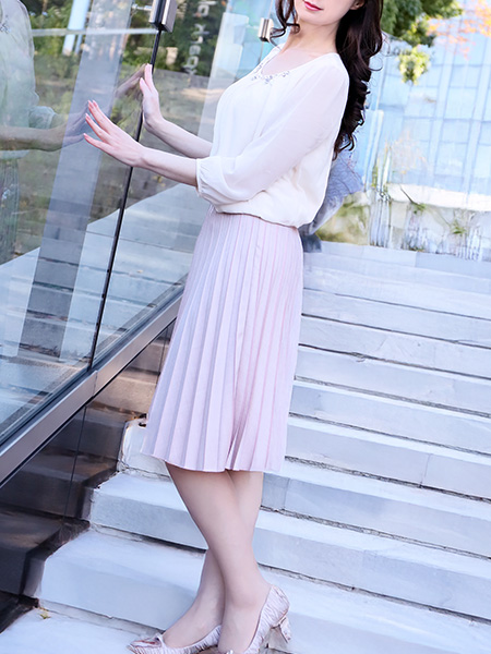 上品で富裕層の人妻が女性としての愛欲を求めて不倫に染まる【澤村さん】1