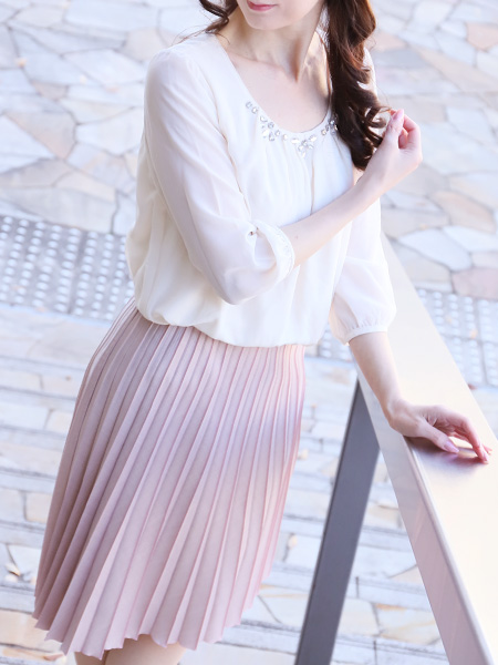 上品で富裕層の人妻が女性としての愛欲を求めて不倫に染まる【澤村さん】3