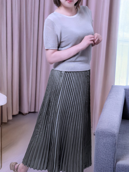 高身長で快楽に溺れる会社帰りの淫乱OL熟女3