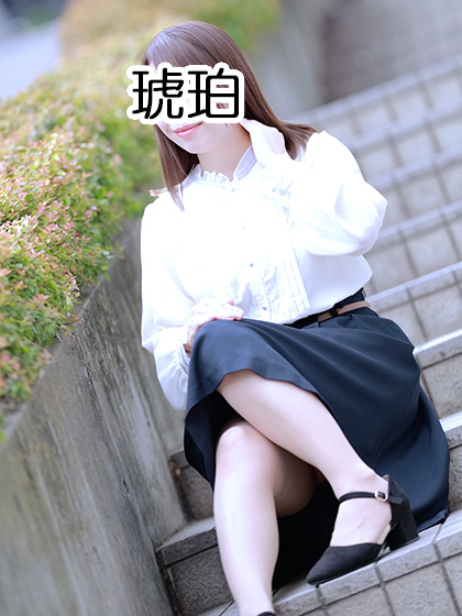 おっとり癒し系に隠した不倫願望の熟女【神谷さん】1