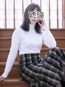 清楚な中に淫乱な炎が見える人妻 栗山1