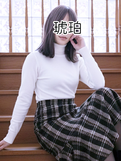 清楚な中に淫乱な炎が見える人妻 栗山1