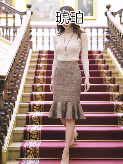 本田美奈子に似ている高身長スレンダーな美人OL 本田3