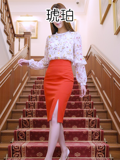 高身長でスレンダーな美熟女【楠木】2